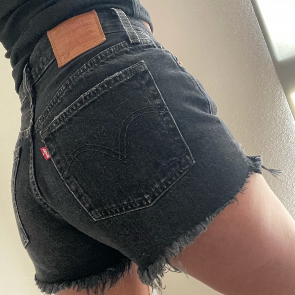 501 Levi’s Cutoff Shorts